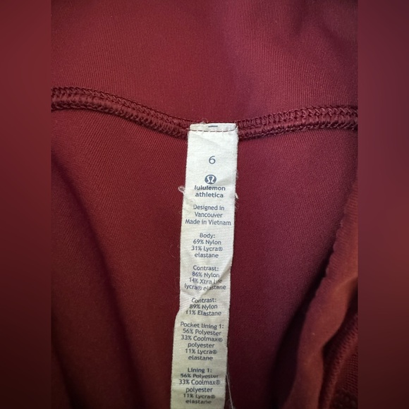 Lululemon leggings size 6 in awesome condition ! - Picture 7 of 12